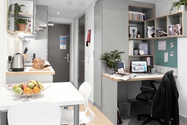 Bronze Studio Deluxe (Balcony) at Lace Market Studios, 7 Belward Street, City Centre, Nottingham, NG11LB - Image 3