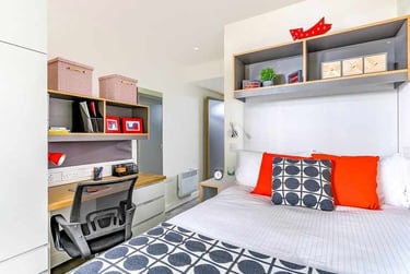 Bronze Ensuite at The Cam Foundry, 315 Mill Road, City Centre, Cambridge, CB13DL - Image 1