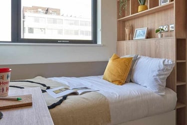 Silver En-suite - Image 2