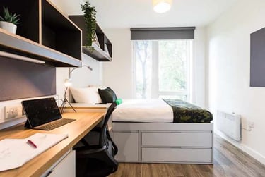 Silver Ensuite at The Cam Foundry, 315 Mill Road, City Centre, Cambridge, CB13DL - Image 2