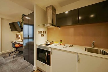 Gold Studio at Glasgow West End, Kelvinhaugh Street, City Centre, Glasgow, G38PX - Image 3