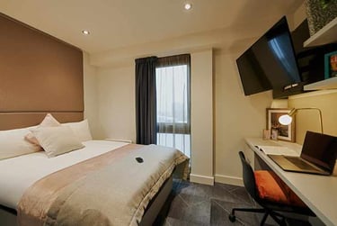 Gold Studio at Glasgow West End, Kelvinhaugh Street, City Centre, Glasgow, G38PX - Image 2