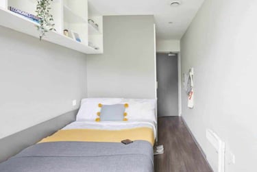 Classic En-suite - Image 2