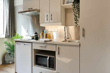 Penthouse Plus Studio - Image 4