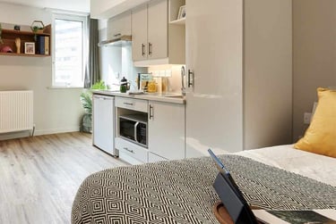 Penthouse Plus Studio - Image 1