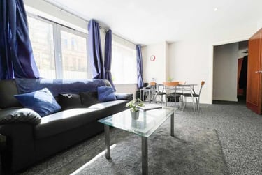 2 bed flat, Cardiff Bay, Cardiff, CF105EE - Image 3