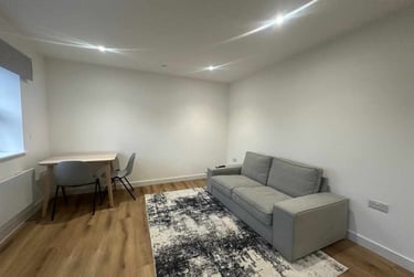 2 bed flat, Grangetown, Cardiff, CF116FS - Image 3