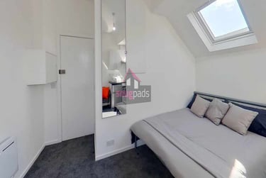 1 bed house, Salford, Ellesmere Park, M300DX - Image 2