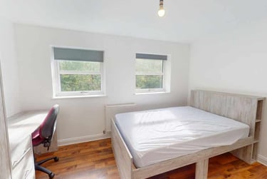 4 bed house, Blue Fox Close, City Centre, Leicester, LE30EE - Image 1