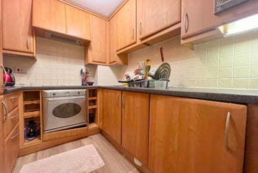 1 bed flat, Cardiff Bay, Cardiff, CF105LG - Image 3