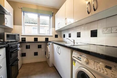 2 bed flat, Wellman Croft, Selly Oak, Birmingham, B296NS - Image 3