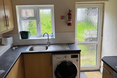 4 bed house, St Helens Avenue, Brynmill, Swansea, SA14NQ - Image 3