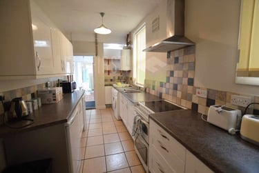 3 bed house, Knighton Fields Road East, Knighton, Leicester, LE26DQ - Image 3