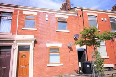 2 bed flat, Christian Road, City Centre, Preston, PR18NB - Image 1