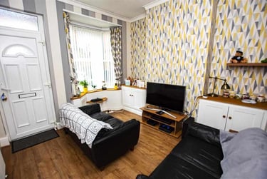 2 bed house, Gleave Road, Selly Oak, Birmingham, B296JN - Image 1