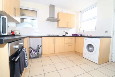 6 bed house, Roath, Cathays, Cardiff, CF244GD - Image 2
