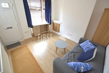 4 bed house, Welford Road, Knighton, Leicester, LE26BJ - Image 2