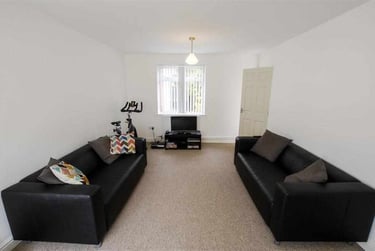 4 bed house, Leahurst Crescent, Harborne, Birmingham, B170LG - Image 1