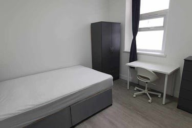 5 bed house, N/A, Adamstown, Cardiff, CF241NX - Image 6