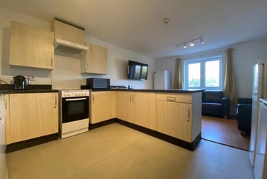 1 bed flat, Cathays, Cardiff, CF244PH - Image 2