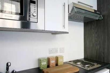 1 bed flat, Studio (With Private Balcony), Helmdon Road, City Centre, Leicester, LE27AL - Image 2