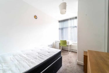 1 bed house, Heeley Road, Selly Park, Birmingham, B296EL - Image 12