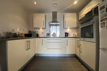 1 bed flat, Cardiff Bay, Sports Village, Cardiff, CF110SJ - Image 4