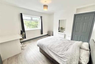 5 bed house, St Helens Avenue, Brynmill, Swansea, SA14NQ - Image 1