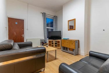 4 bed house, Exeter Road, Selly Park, Birmingham, B296EX - Image 2