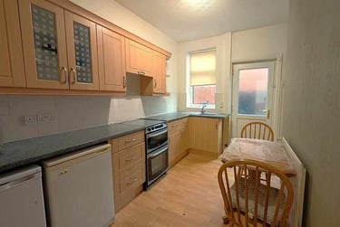 2 bed house, St. Georges Road, Deepdale, Preston, PR16SL - Image 2