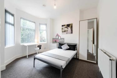 3 bed house, Salford, Irlams O' Th' Height, M67FQ - Image 3