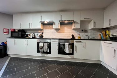 8 bed house, Cathays, Cardiff, CF244DE - Image 2