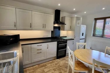 4 bed house, Friend’s Road, Earlham, Norwich, NR58HP - Image 1