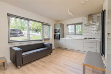 2 bed house, Gibbins Road, Selly Park, Birmingham, B296PQ - Image 1