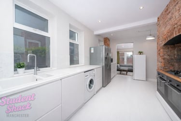 8 bed house, Booth Avenue Manchester, Fallowfield, Manchester, M146RB - Image 2