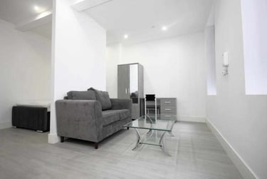 1 bed studio, Lune Street, City Centre, Preston, PR12NN - Image 1