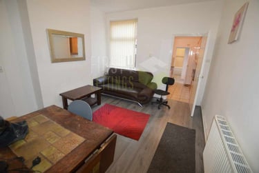 3 bed house, St. Leonards Road, Clarendon Park, Leicester, LE23BZ - Image 1