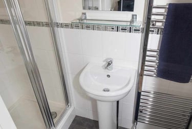 4 bed house, Blue Fox Close, City Centre, Leicester, LE30EE - Image 11