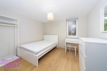 8 bed house, 471 Wilmslow Road, Withington, Manchester, M204AN - Image 1