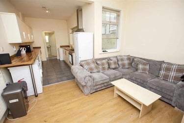 6 bed house, Heeley Road, Selly Park, Birmingham, B296EL - Image 1