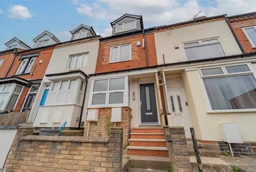 6 bed house, North Road, Selly Park, Birmingham, B296AW - Image 1