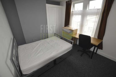 4 bed house, Kingsley Street, Knighton, Leicester, LE26DL - Image 1