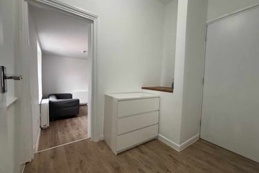 1 bed studio, Cathays, Cardiff, CF244BY - Image 3