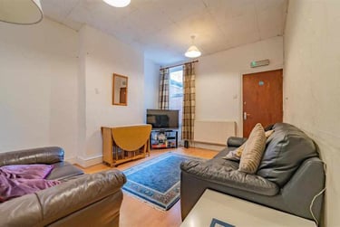 4 bed house, Exeter Road, Selly Park, Birmingham, B296EX - Image 2