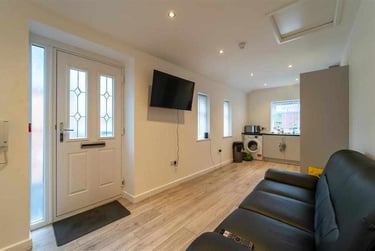 3 bed house, Oak Tree Lane, Selly Oak, Birmingham, B296JE - Image 1