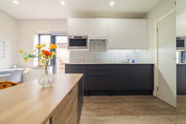 1 bed flat, Cathays, Cardiff, CF103EE - Image 2