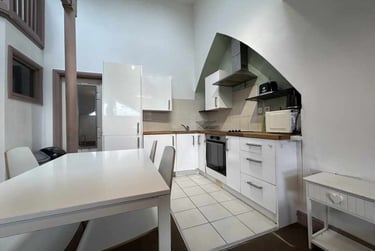 2 bed flat, Roath, Adamstown, Cardiff, CF241DJ - Image 3