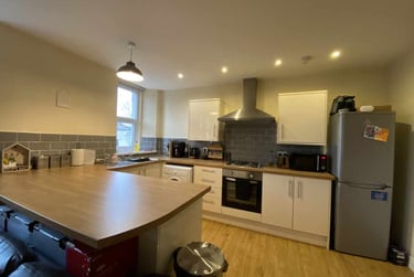 2 bed flat, Roath, City Centre, Cardiff, CF243AF - Image 2