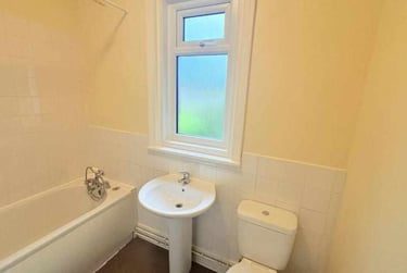 1 bed flat, Sharoe Green Lane, Fulwood, Preston, PR29HB - Image 5