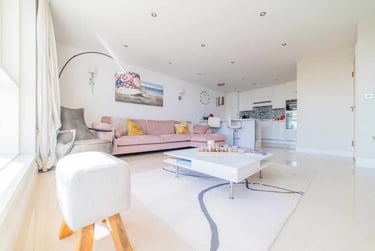 2 bed flat, Cardiff Bay, Sports Village, Cardiff, CF110JJ - Image 3